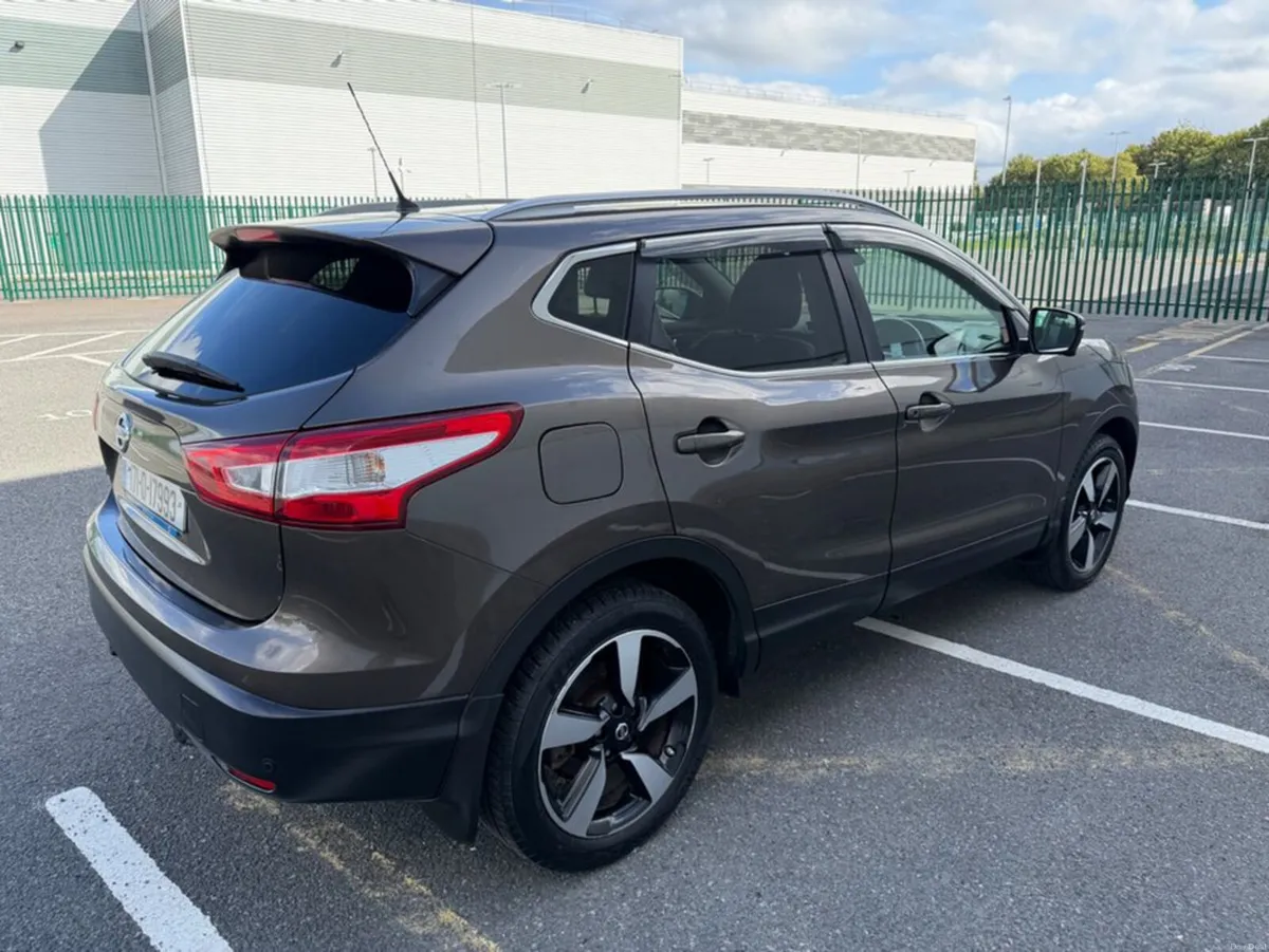 Nissan Qashqai 1.2 PETROL, RREMIUM SV MODEL, PAN R - Image 3