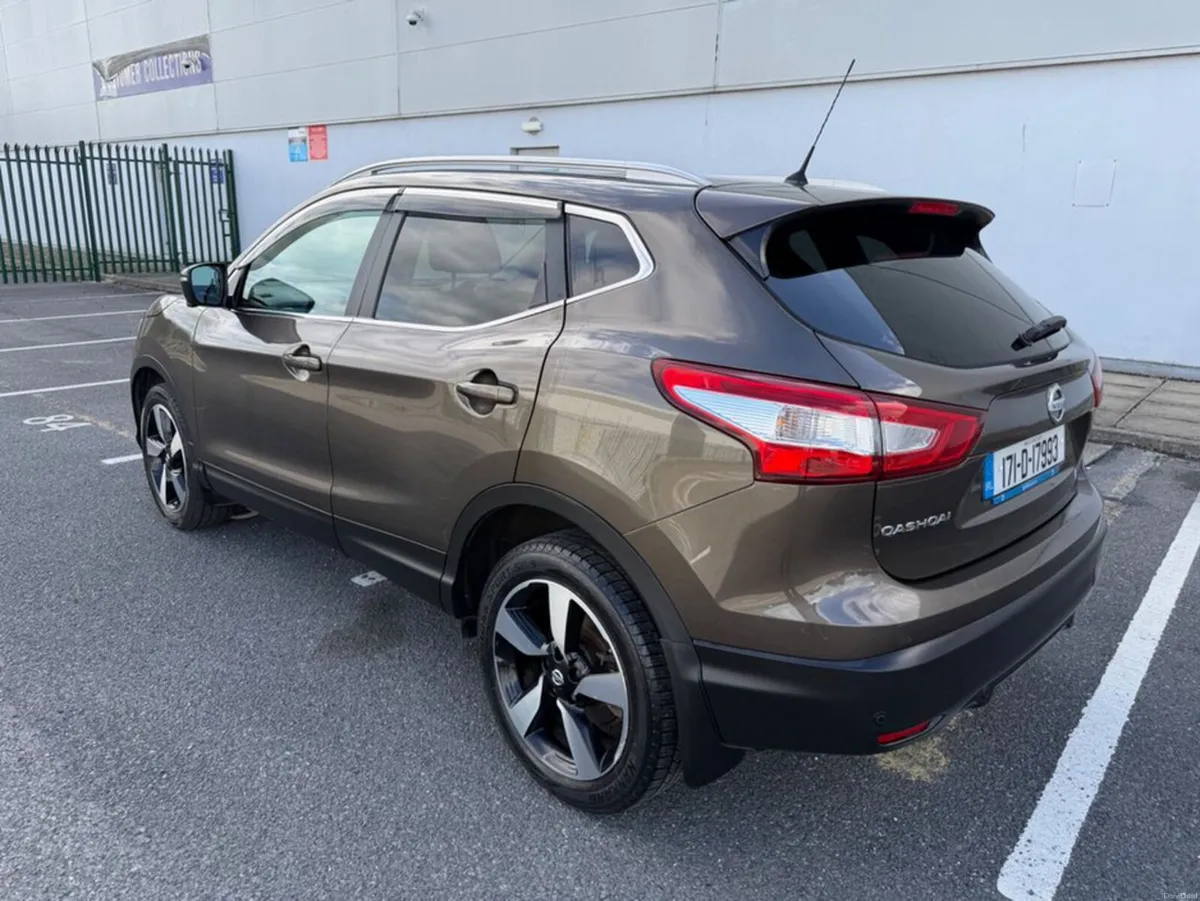 Nissan Qashqai 1.2 PETROL, RREMIUM SV MODEL, PAN R - Image 5