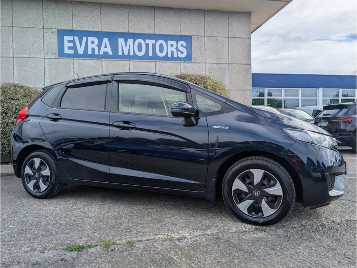 Honda Fit HYBRID AUTOMATIC 1.5 PETROL - Image 3