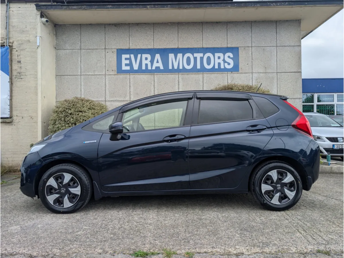 Honda Fit HYBRID AUTOMATIC 1.5 PETROL - Image 5