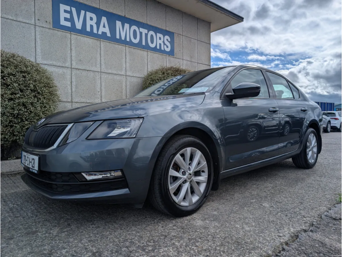Skoda Octavia AMBITION MANUAL 1.0 PETROL //REVERSE - Image 4
