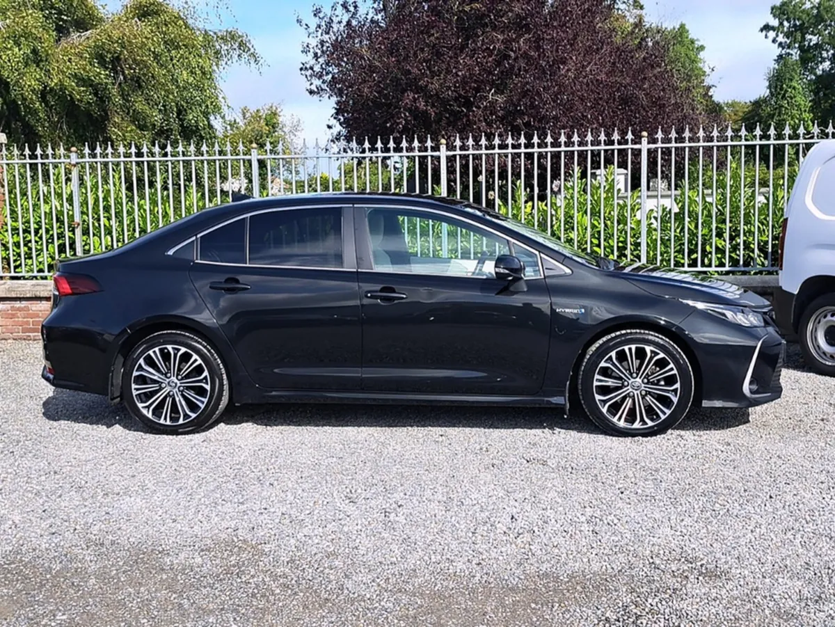 Toyota Corolla Luna Sport Hybrid Automatic - Image 3