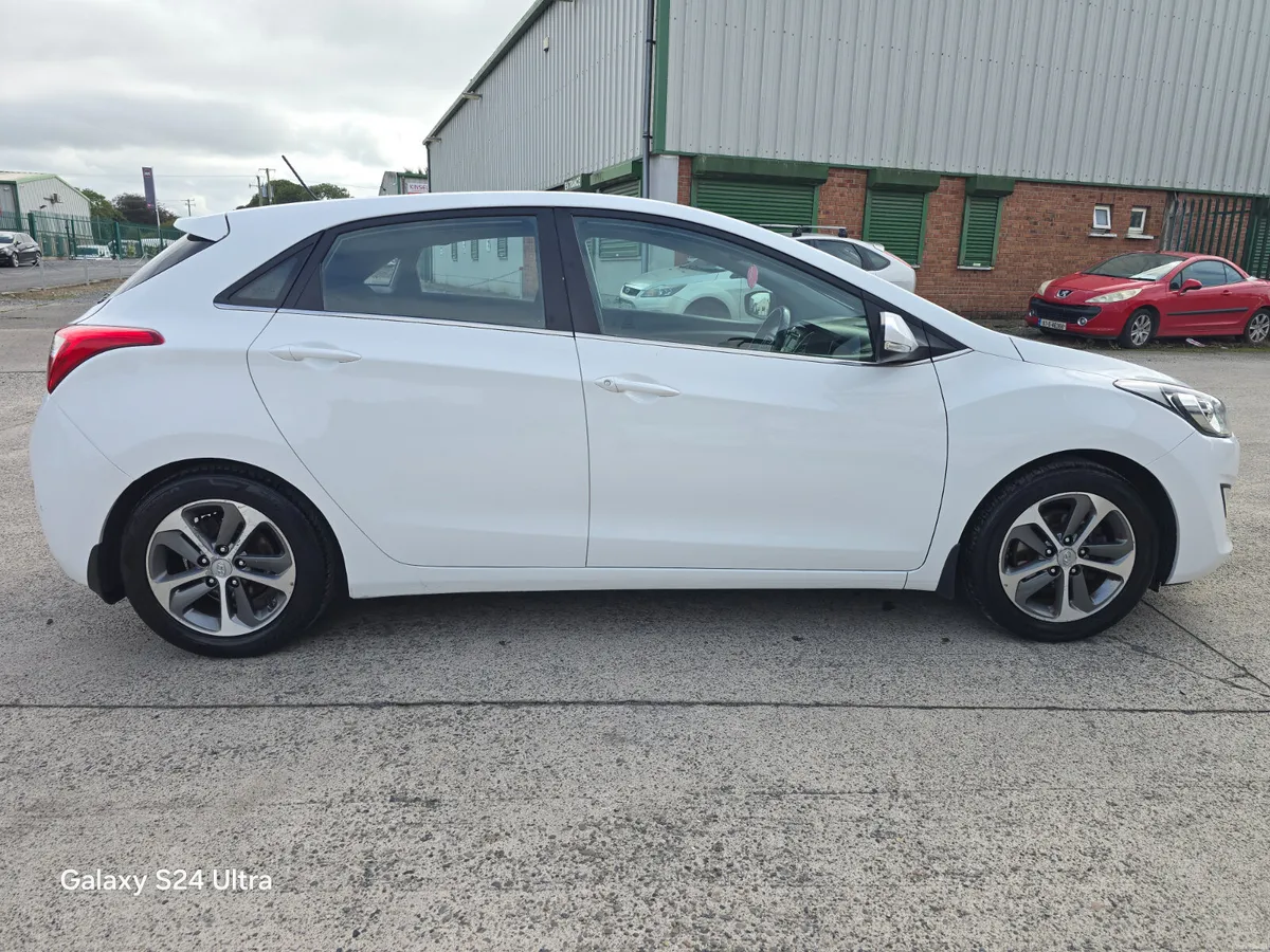 Hyundai i30  1.4 Petrol Deluxe - Image 5