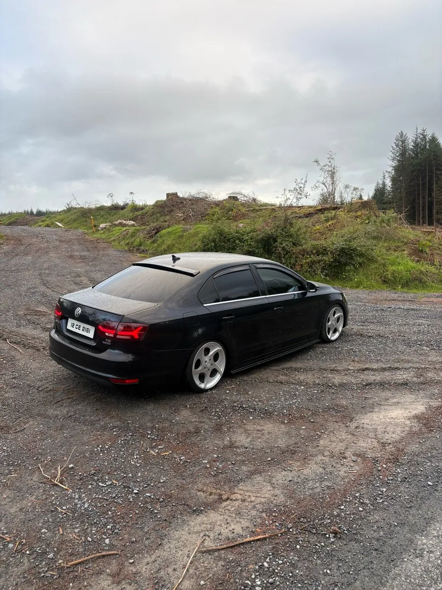 Volkswagen Jetta - Image 4