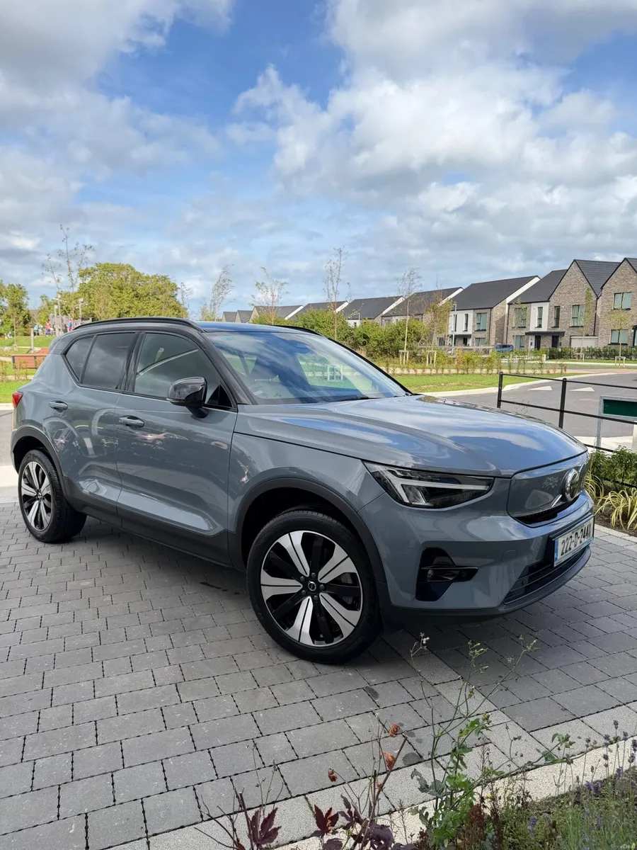 Volvo XC40 2022 - Image 2