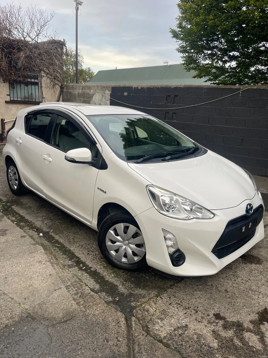 2015 Toyota Aqua 67k km automatic hybrid - Image 1