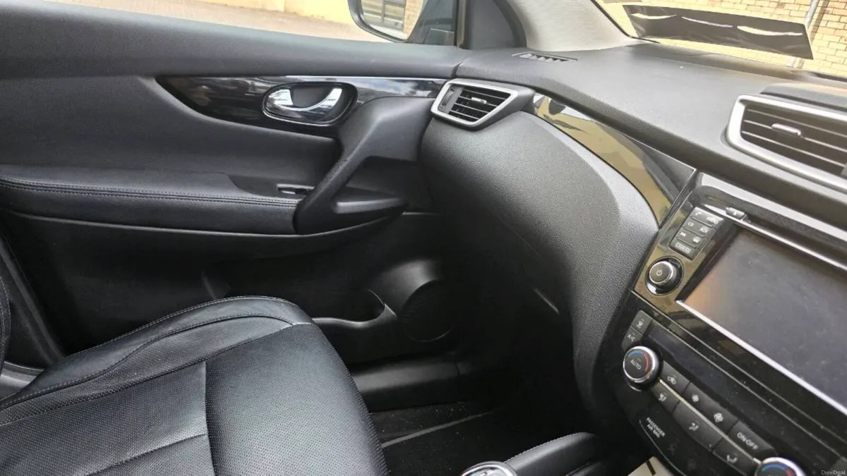 Nissan qashqai 1.5L  Diesel,  Brown - Image 3