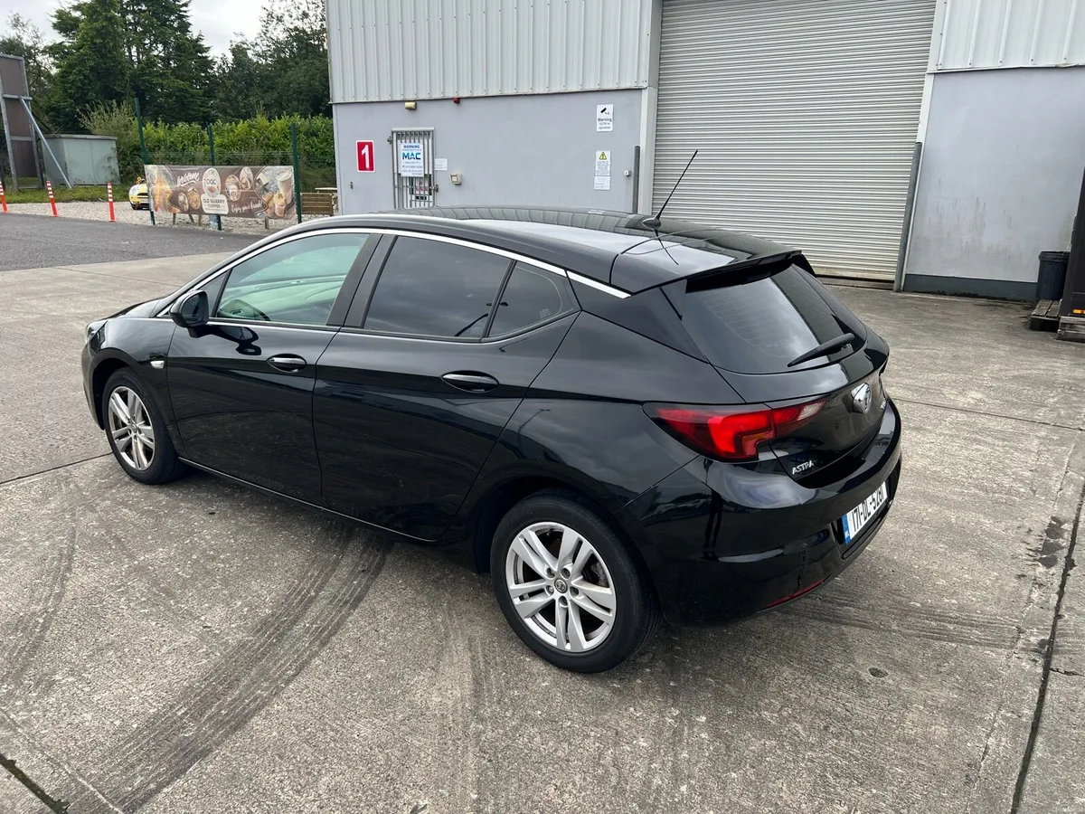 2017 Astra 1.6 Diesel Low Milleage €6750 - Image 3