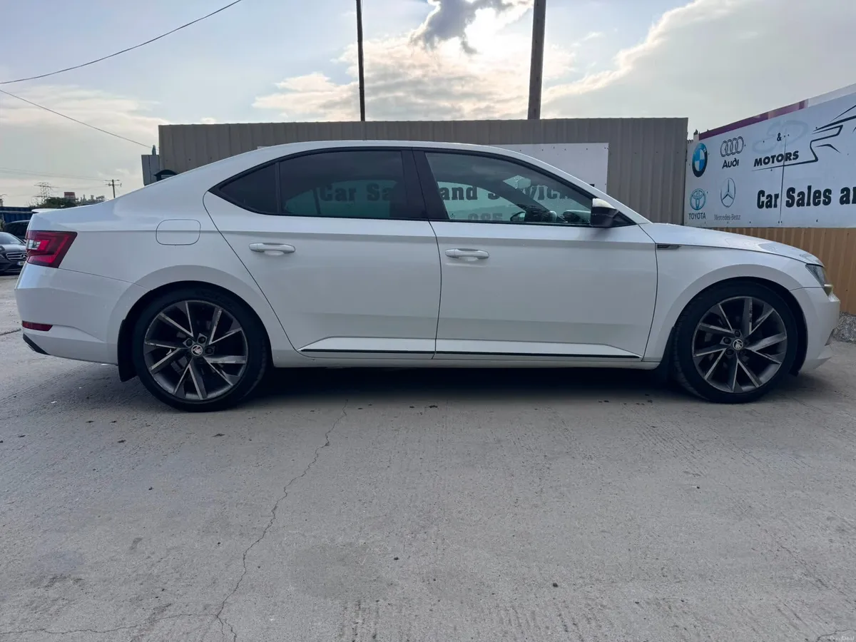 182 Skoda Superb 2.0TDI 150BHP SportLine - Image 3