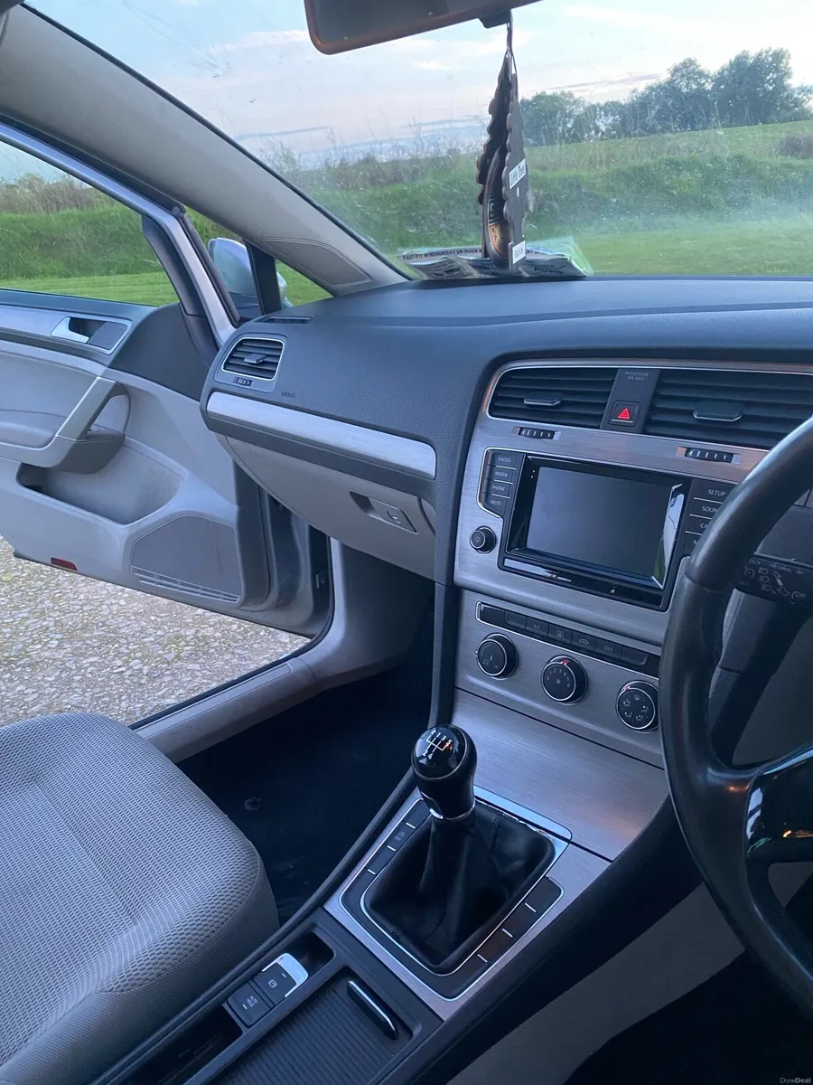 Volkswagen Golf - Image 6