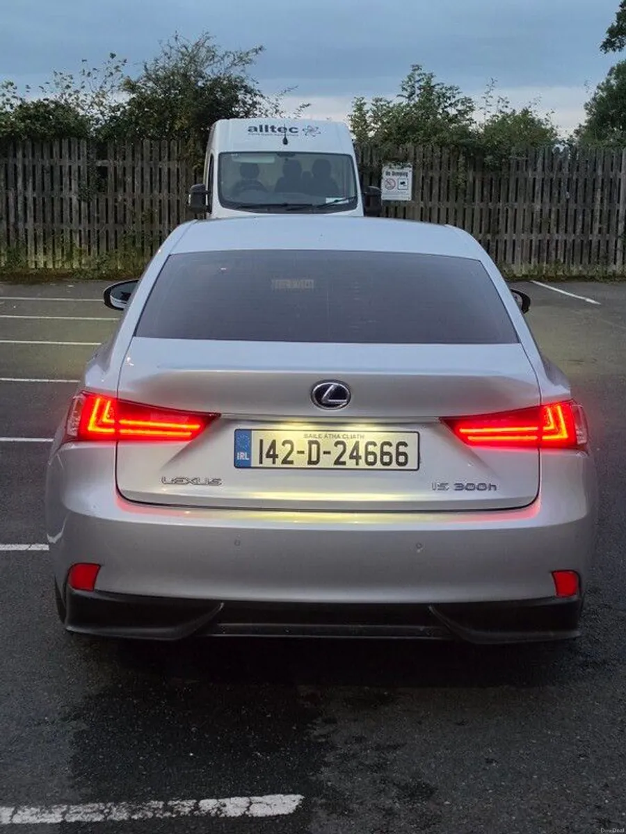 2014 Lexus Is - Image 2