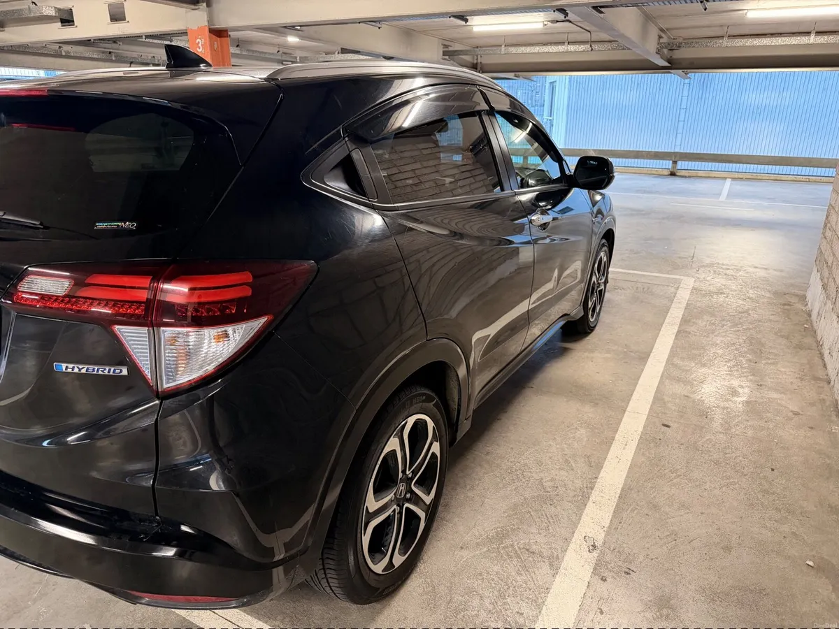 Honda Vezel 2016 Hybrid. TOP Spec. NCT 4/2028 - Image 4