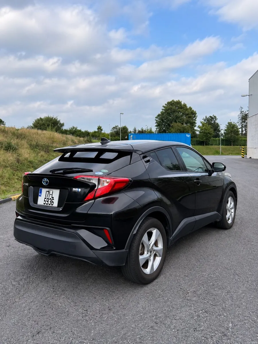 Toyota C-HR 2017 - Image 5