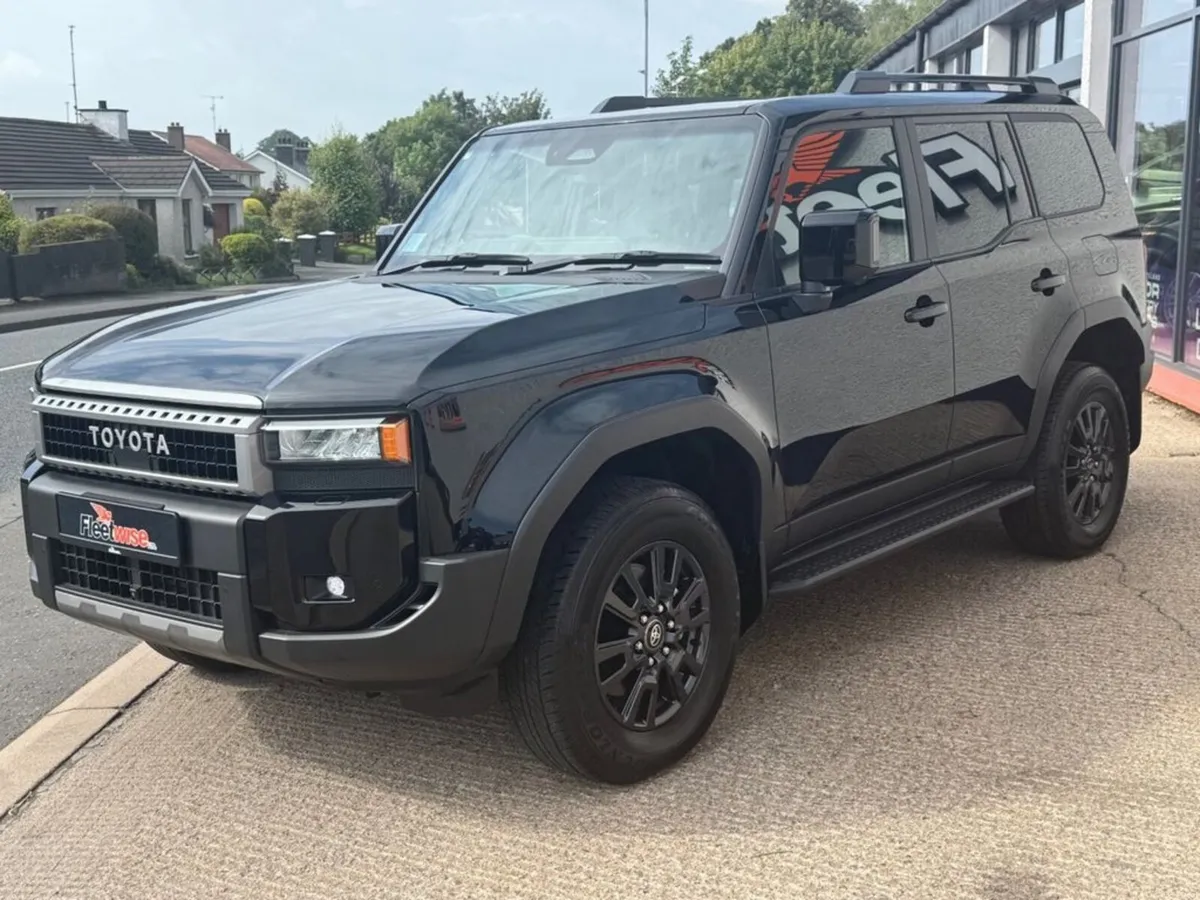 Toyota Land Cruiser 2.8 - Image 3