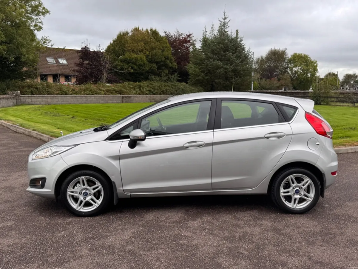 Ford Fiesta TITANIUM 1.25 60PS M5 4 MCA 4DR - Image 3