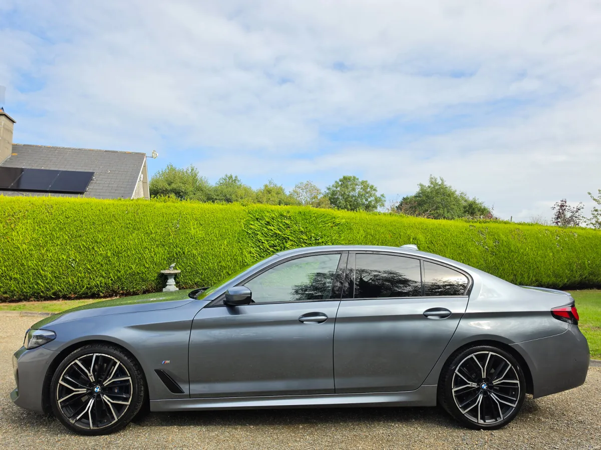 22'BMW 520D M-SPORT PRO LCI - Image 5