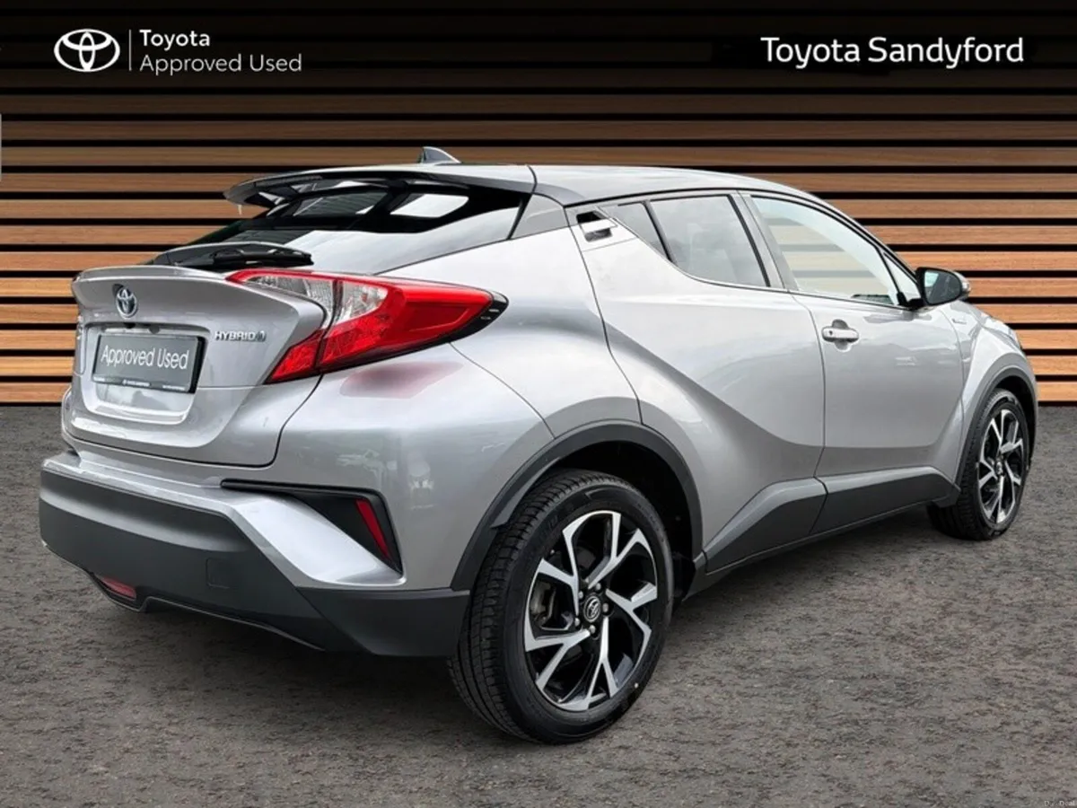 Toyota C-HR HYBRID SPORT // REAR CAMERA // BLUETOO - Image 2