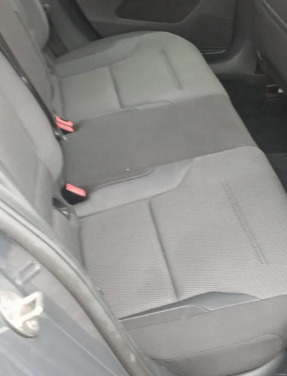 VW Golf 1.6 TDI 2017 – Meticulously Maintained - Image 5