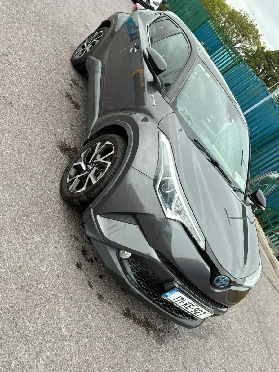 Toyota C-HR 2017 - Image 3