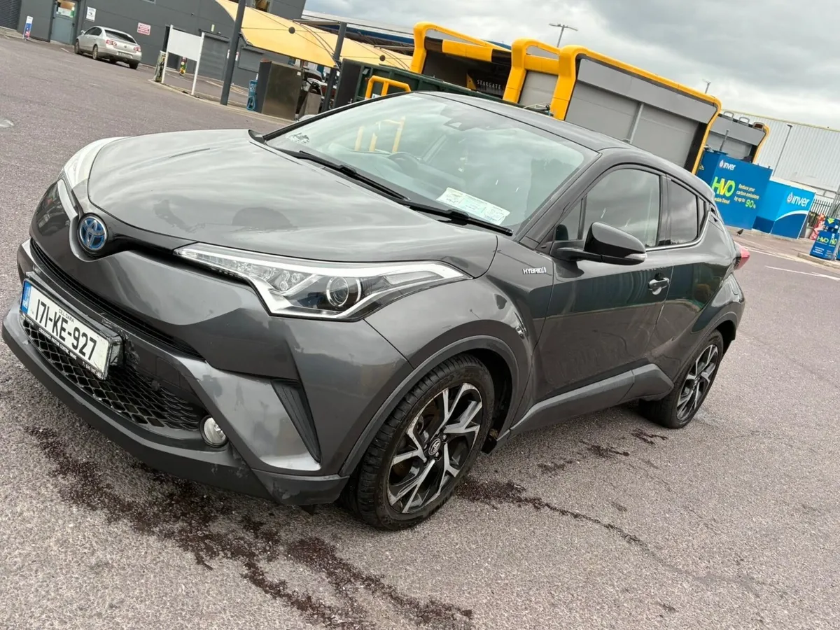 Toyota C-HR 2017 - Image 1