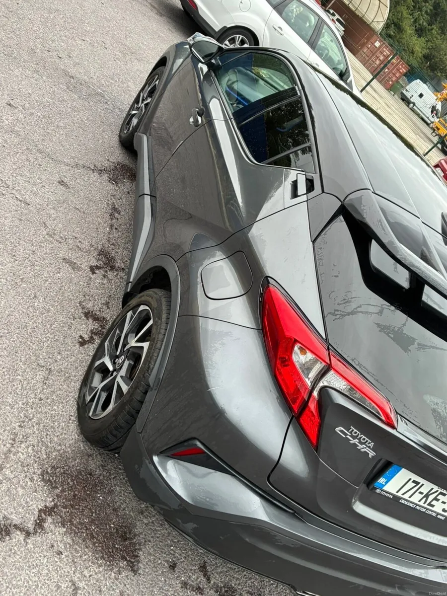 Toyota C-HR 2017 - Image 4
