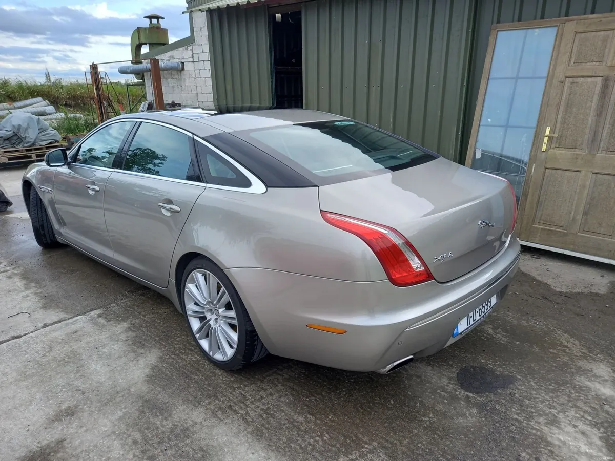Jaguar XJ 2011 - Image 6