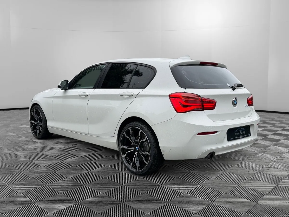 BMW 1 SERIES *LOW KM* APPLE - Image 3