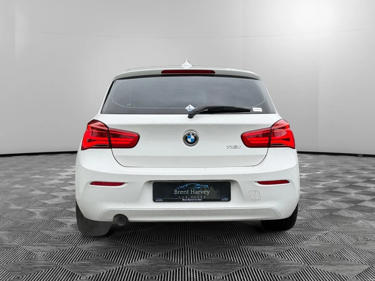 BMW 1 SERIES *LOW KM* APPLE - Image 4