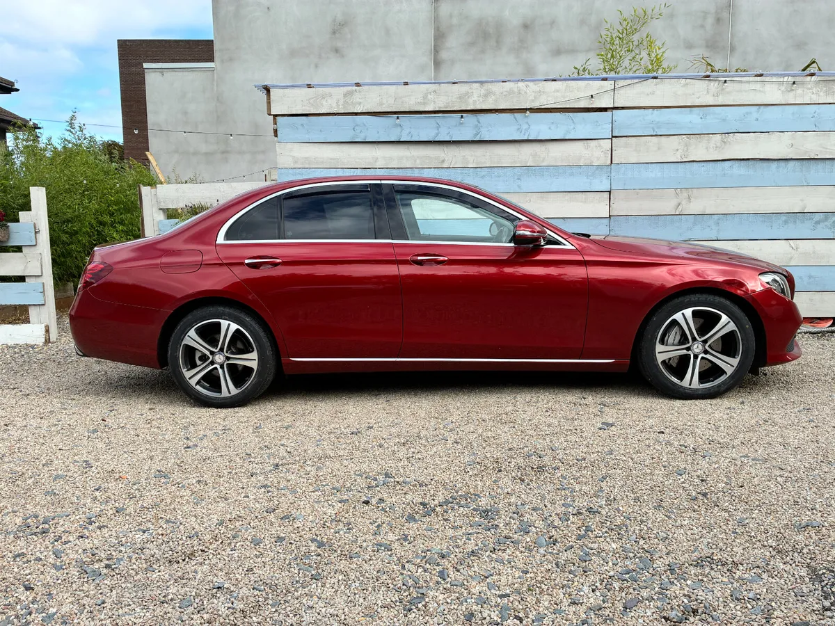 Mercedes Benz E220 CDi SE Premium *Sunroof* - Image 3