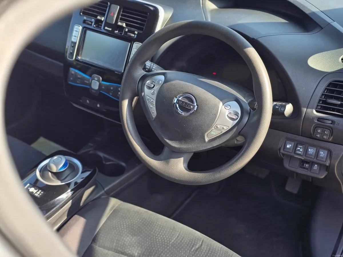 Nissan Leaf 2015 - Image 2