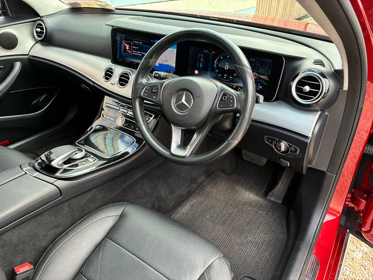 Mercedes Benz E220 CDi SE Premium *Sunroof* - Image 2