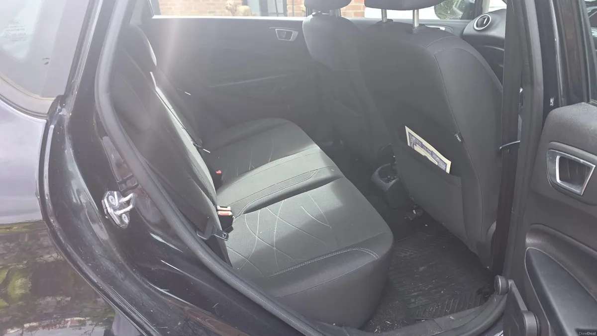 Ford Fiesta 2015 - Image 5