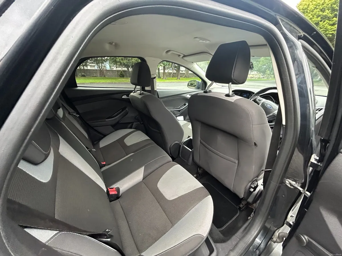 Ford Focus 2013 - Image 2