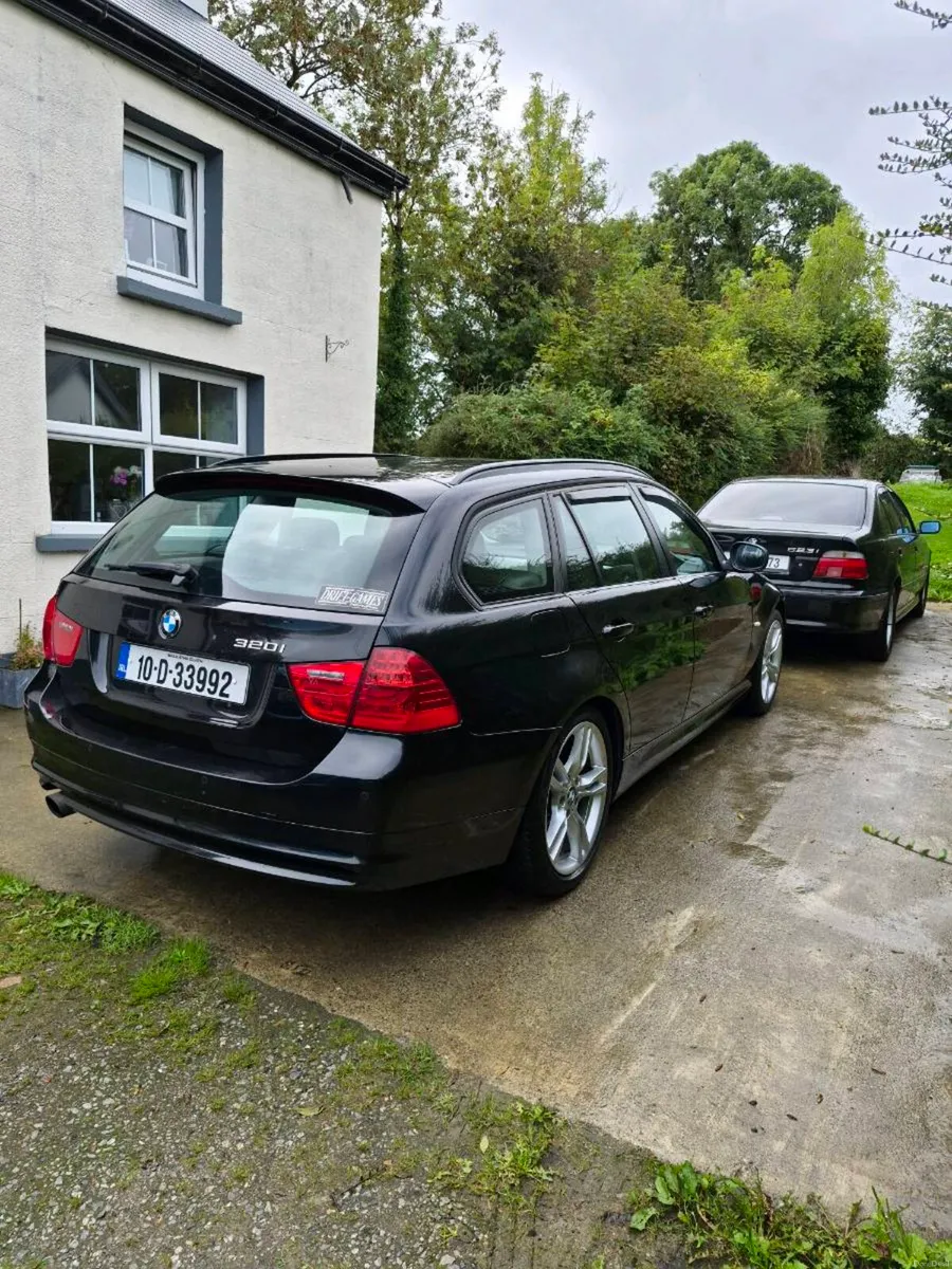 BMW 320i E91 Estate - Image 3