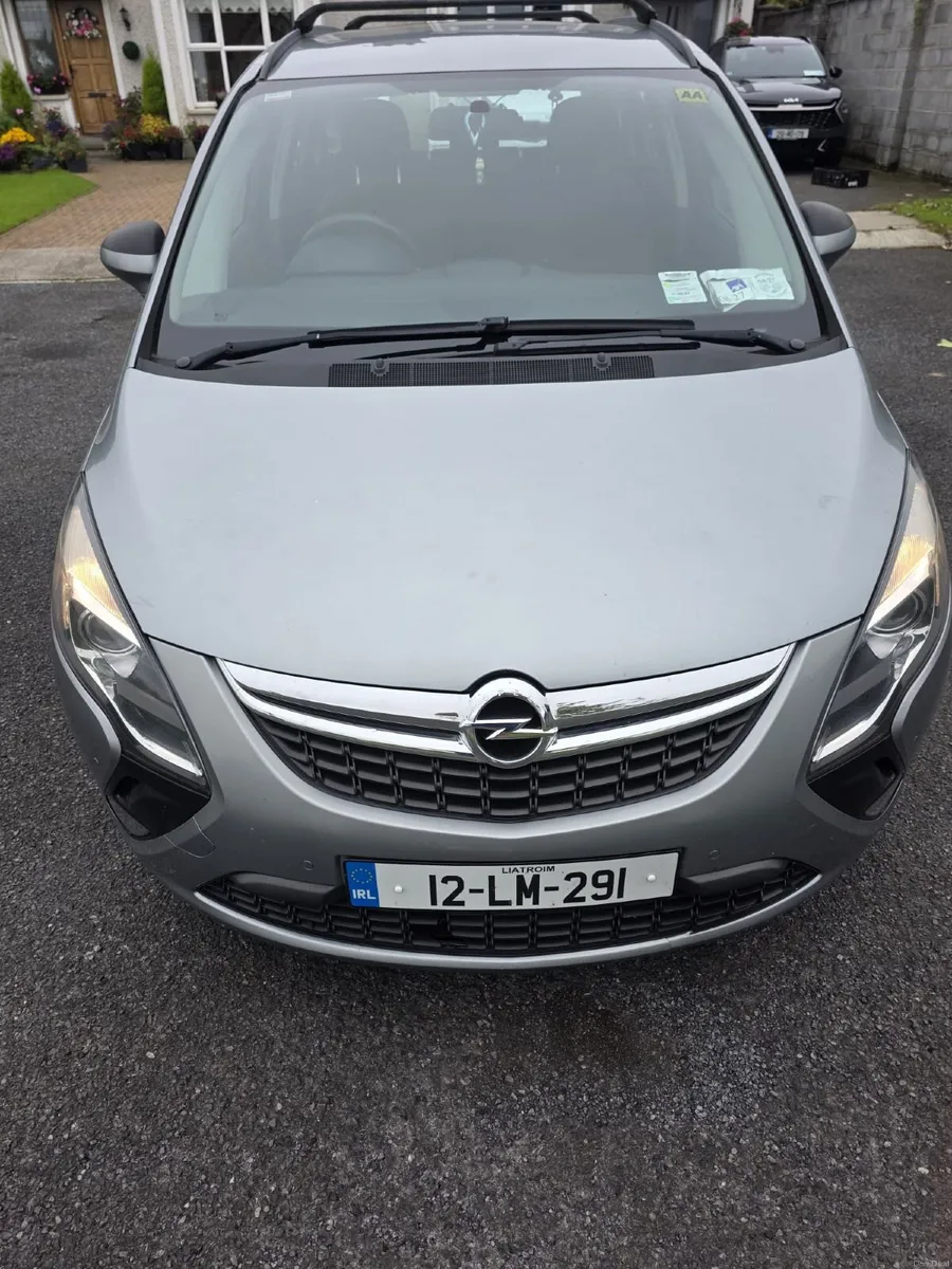 2012 Opel Zafira – Reliable 7-Seater Family Car - Image 1