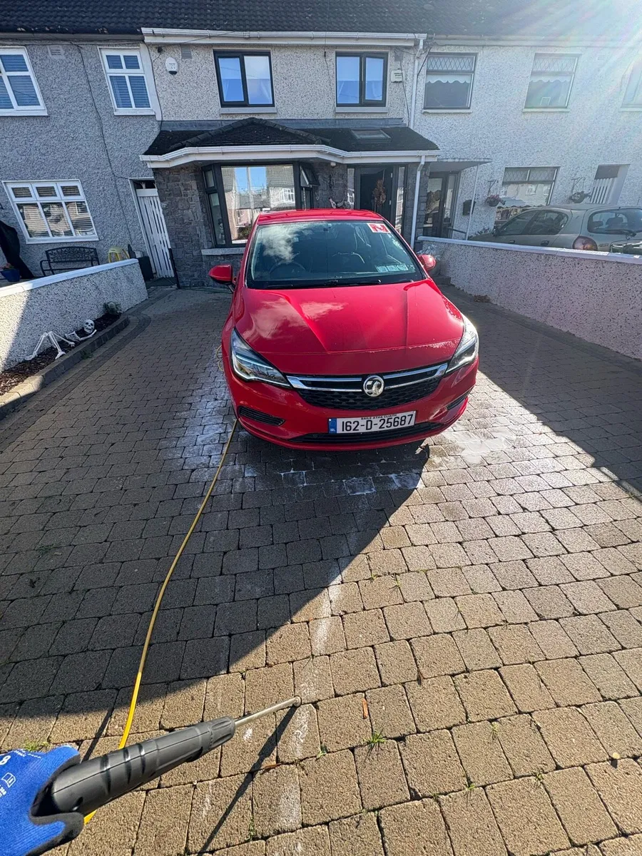 Vauxhall Astra 162 Low Milage - Image 1