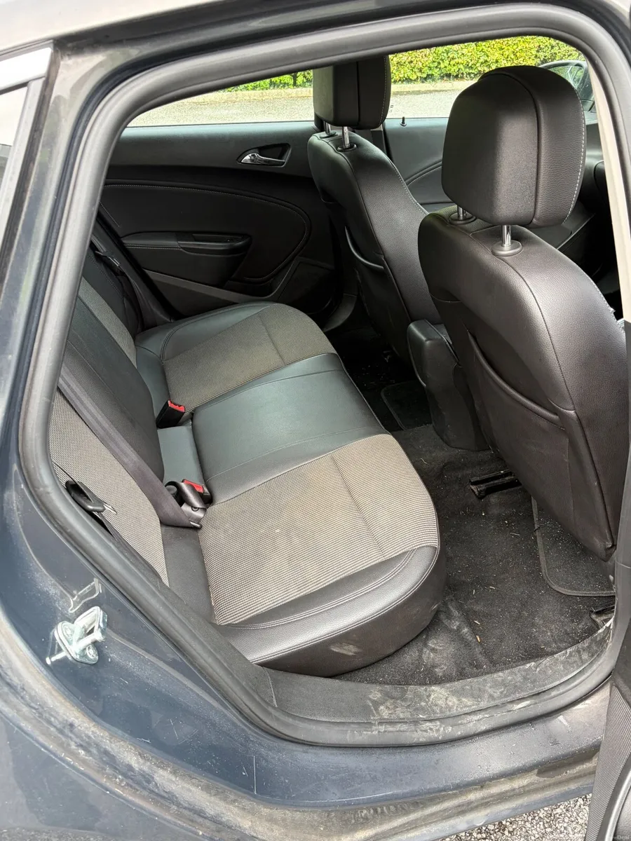Opel Astra 2014 - Image 5