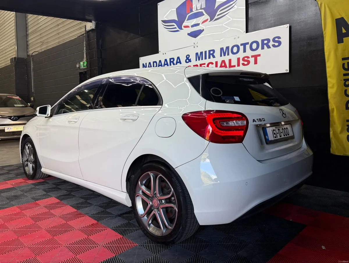 2015 Mercedes-Benz Auto A180 SPORT 31 K KM WARRANT - Image 4