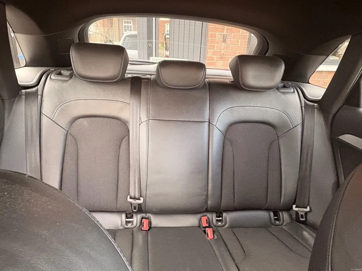 Audi Q3 2018 - Image 6