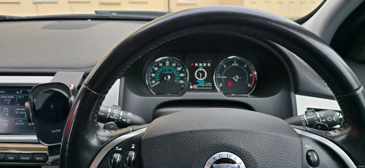 Jaguar XF 2.2 - Image 4