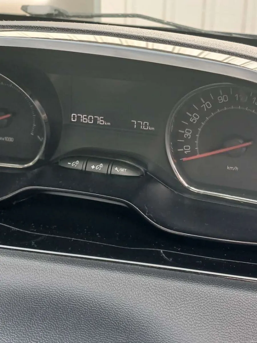 Peugeot 208 2013 - Image 5
