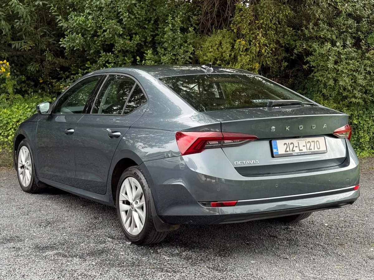 Skoda Octavia Ambition (Petrol) - Image 5
