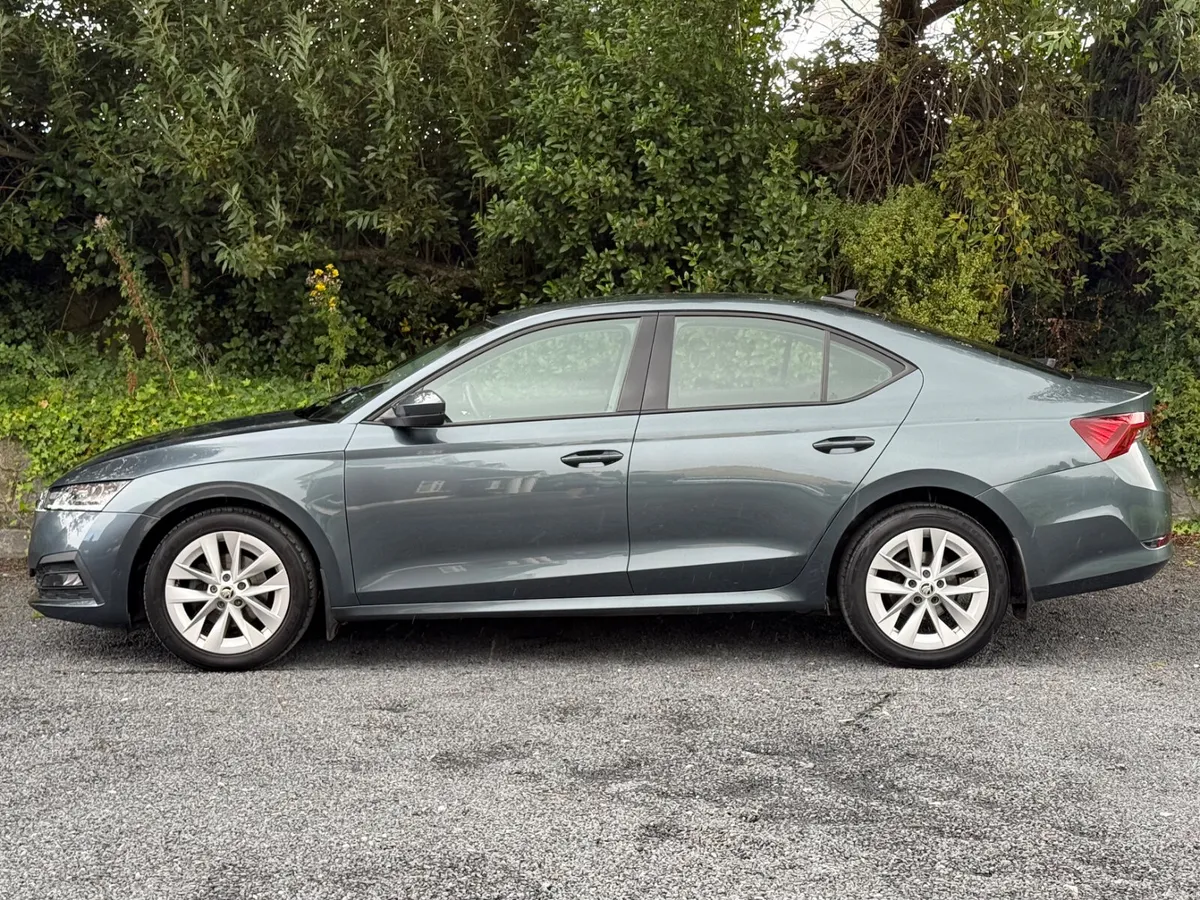 Skoda Octavia Ambition (Petrol) - Image 6
