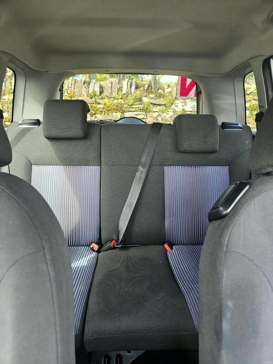 Ford Fusion - Image 6