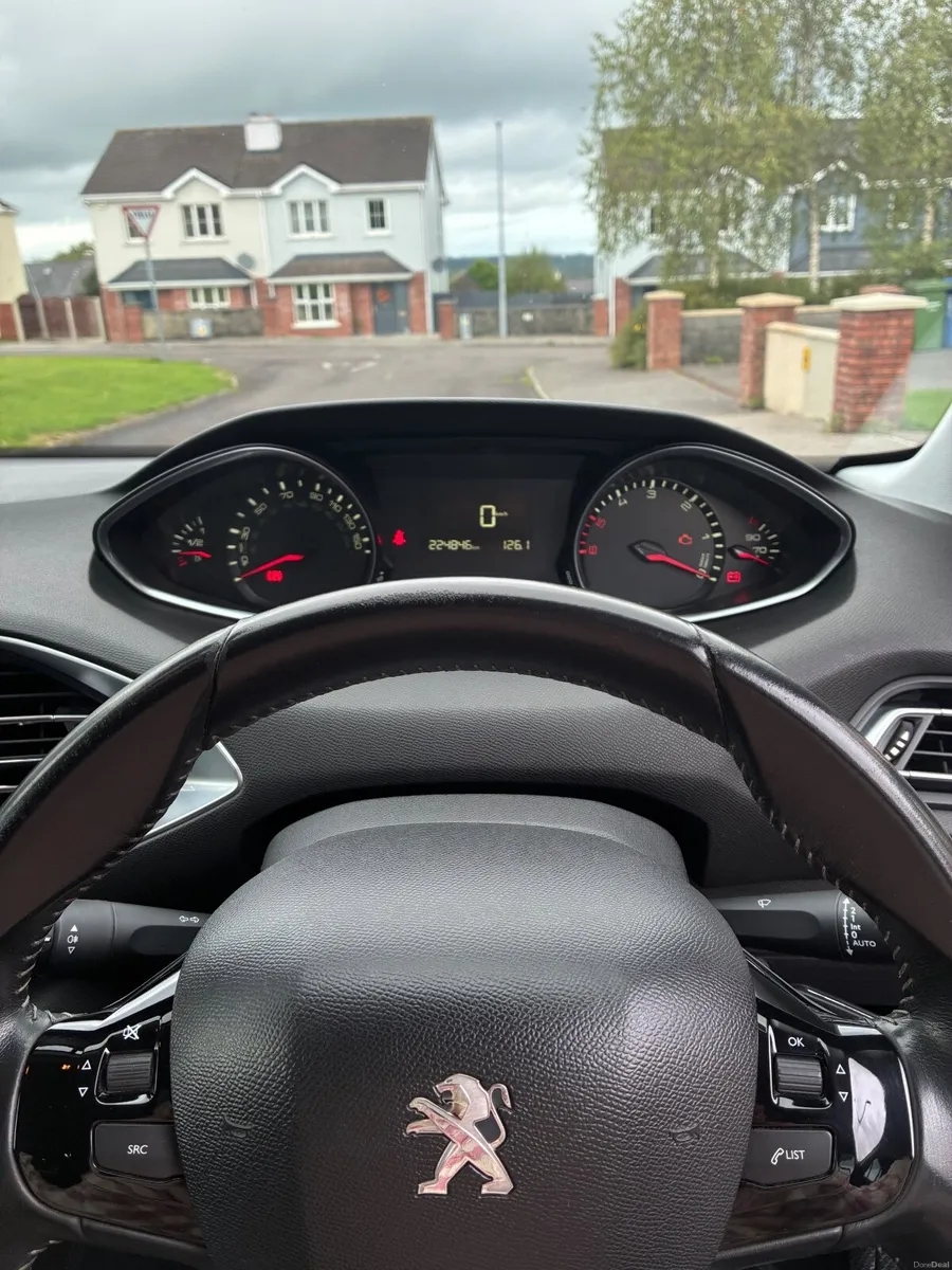 Peugeot 308 2015 - Image 6
