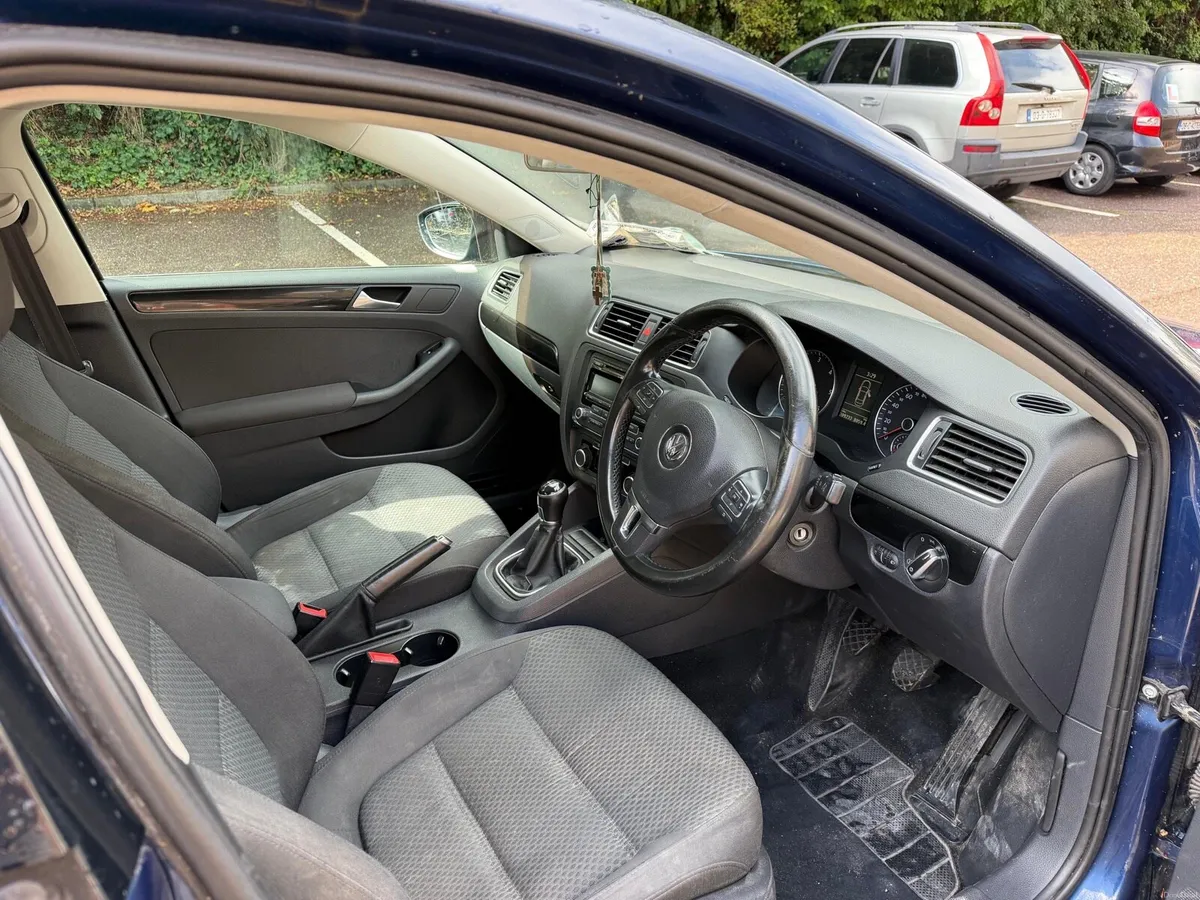 2012 VW Jetta 1.6 tdi 5 speed 105bhp - Image 6