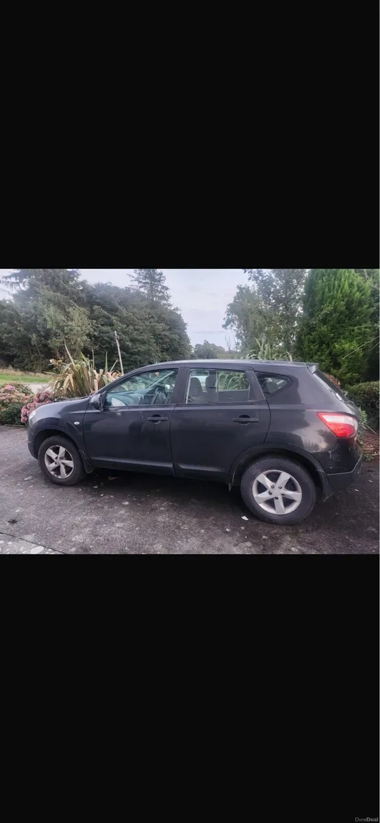 Nissan Qashqai Car - Image 2