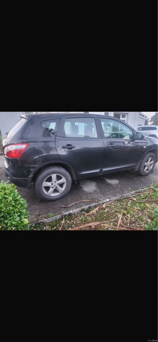 Nissan Qashqai Car - Image 4