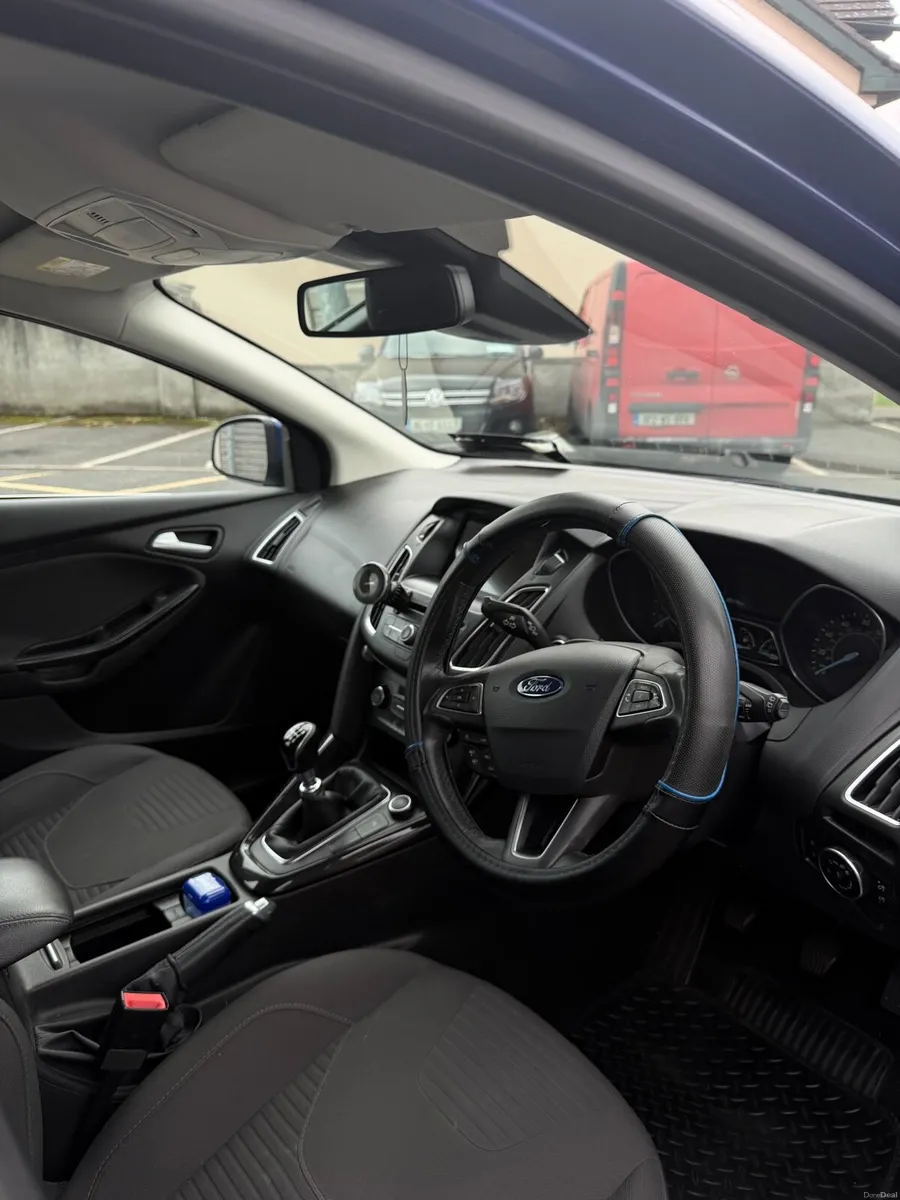 Ford Focus 2017 - Image 2