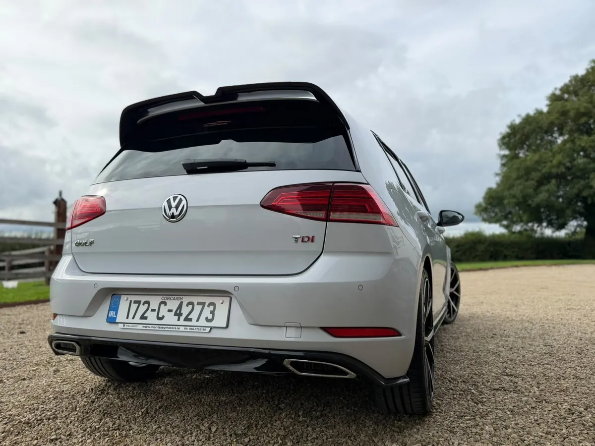 2017 Volkswagen Golf R Line - Image 3